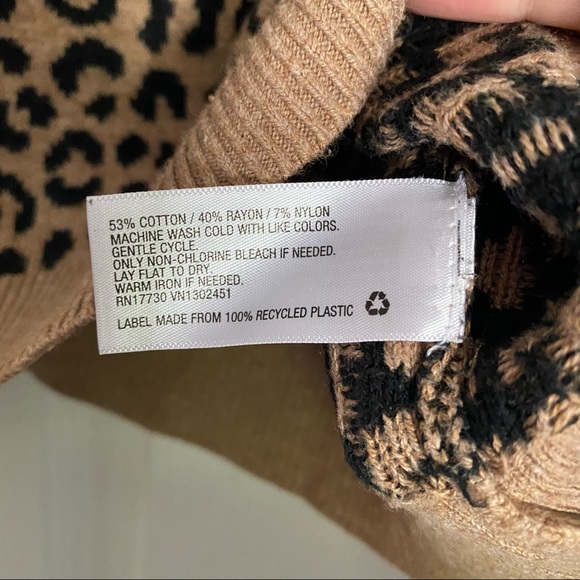 A new day leopard print sweater / size medium - Picture 3 of 5